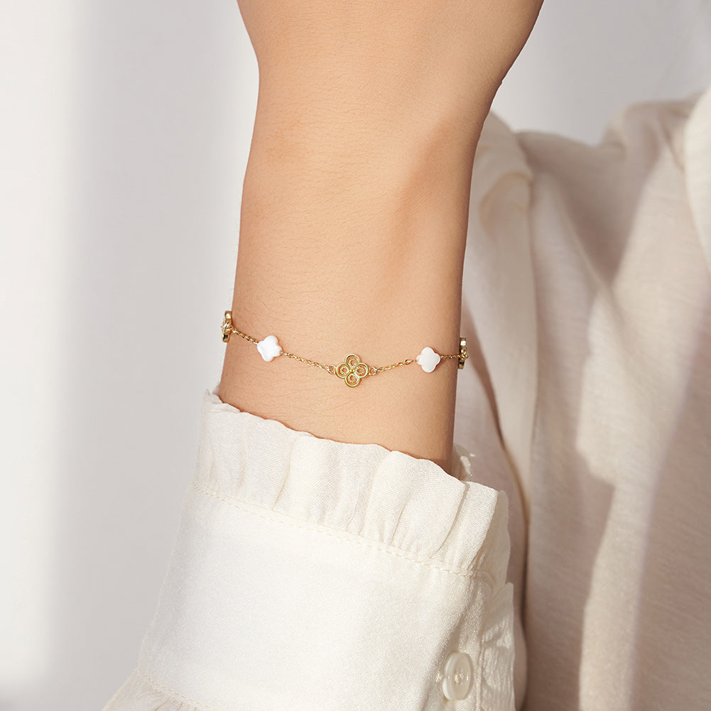 Elegant Clover & Shell Bead Bracelet – 14K Gold Vermeil on Sterling Silver