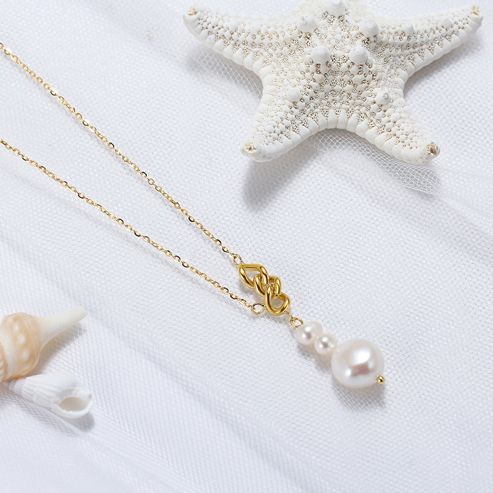 Elegant Freshwater Pearl Pendant Necklace