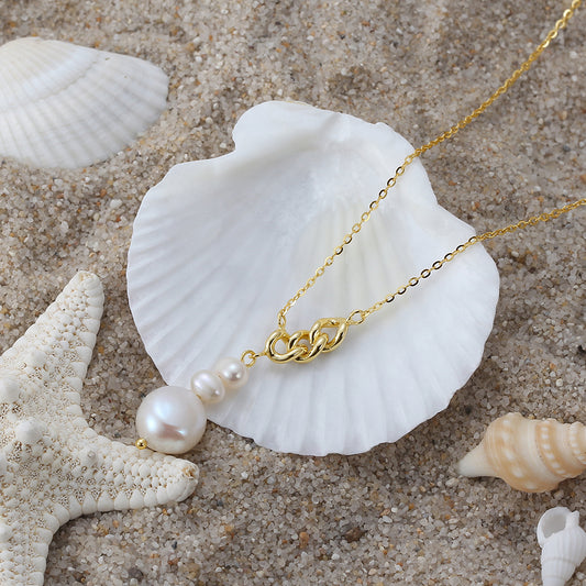 Elegant Freshwater Pearl Pendant Necklace